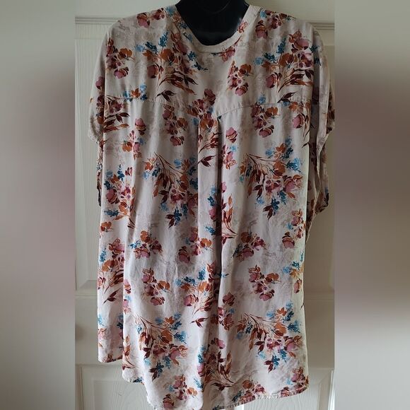 TORRID Challis Button Front Dolman Sleeve Top Size 2 - Picture 2 of 7